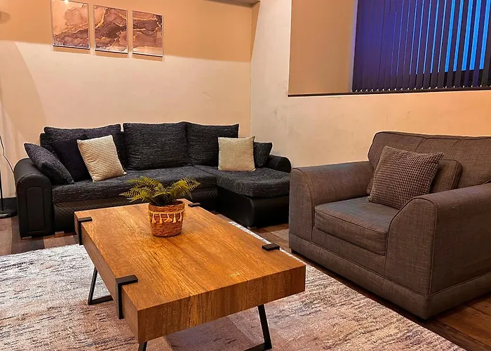 Chic Central, Relaxing, Restful, Retreat, Heated Floors, High Ceiling, Open Plan, City Centre, 1Br